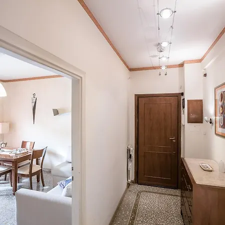 Prati Dei Papa Halldis Apartment Апартаменты *